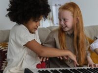 Psychological Benefits of Music Classes for Parents & Kids